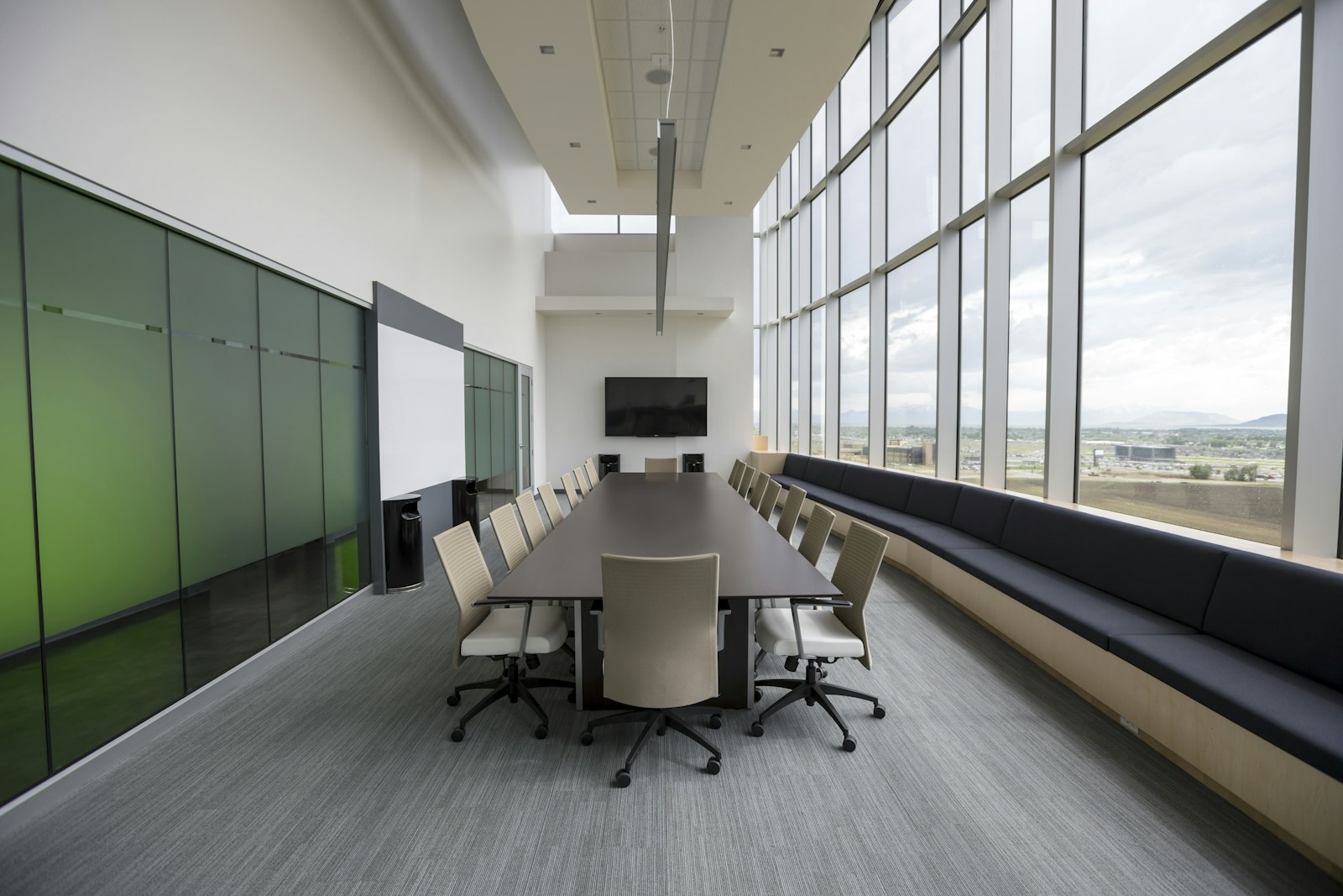 A spotless, professionally cleaned commercial boardroom
